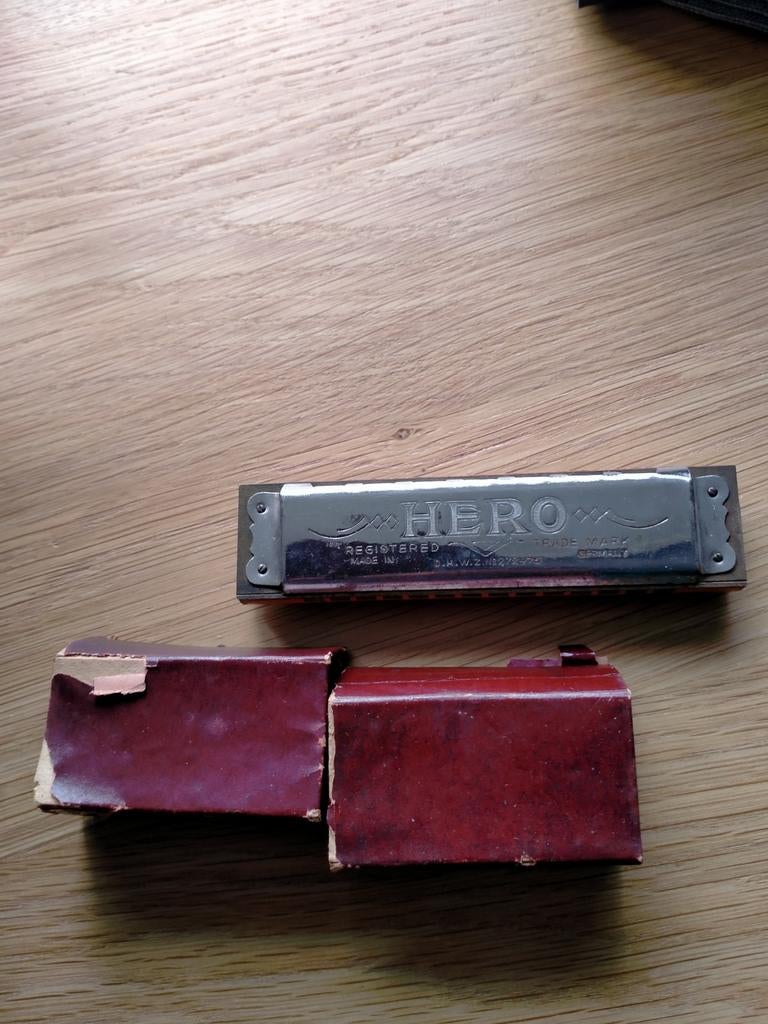 Hele oude HERO mond harmonie, Muziek en Instrumenten, Blaasinstrumenten | Mondharmonica's, Ophalen