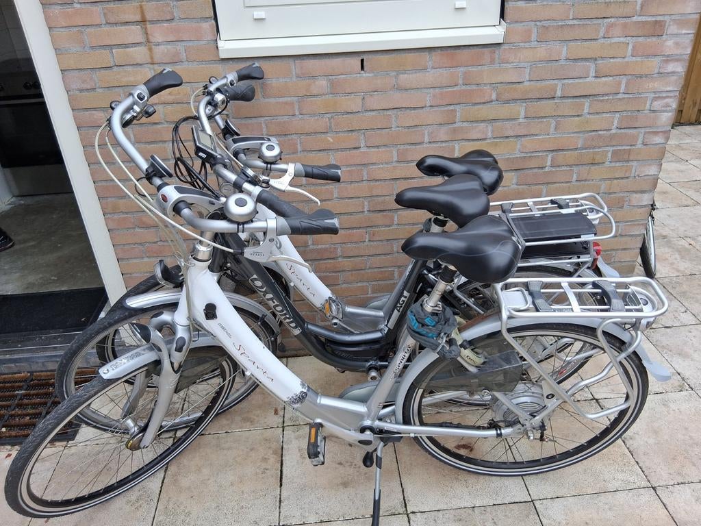 Partij elektrische fietsen defecte accu incl. Acculaders, Fietsen en Brommers, Elektrische fietsen, Ophalen, Gebruikt, Sparta