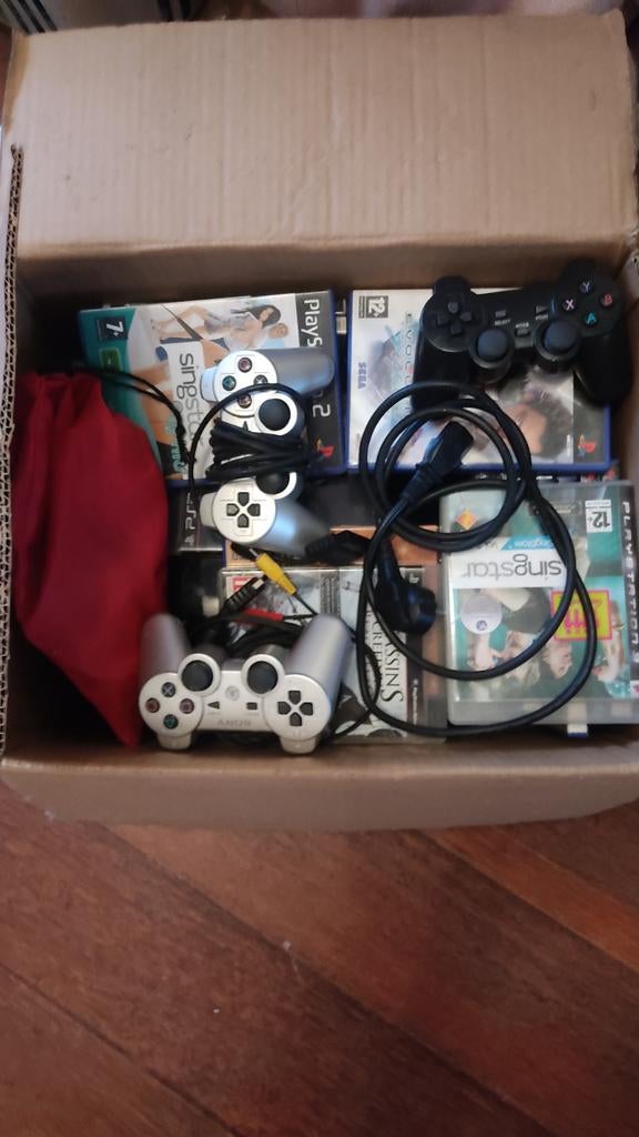 Ps3+singstar+games. Kan ps2 games runnen!, Ophalen of Verzenden, Zo goed als nieuw, 250 GB, Met 3 controllers of meer
