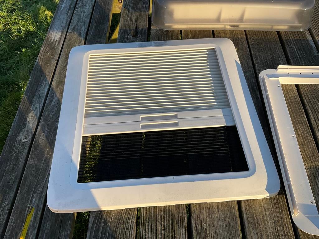 Heki dakluik onderkader SPLINTERNIEUW 40X40 cm, Ophalen, Nieuw