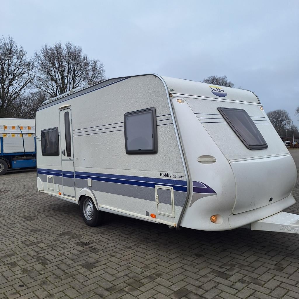 Hobby de Luxe 460, Voortent+erker, Nieuw Toilet, Fietsenrek, Caravans en Kamperen, Omvormbare zithoek, Rondzit, Hobby, Particulier