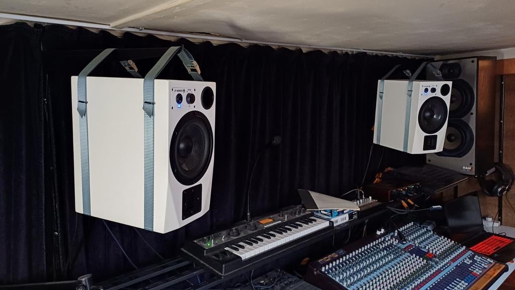 Adam audio a7 set. Speciale witte uitvoering., Ophalen of Verzenden, Minder dan 500 watt, Monitor(versterker)