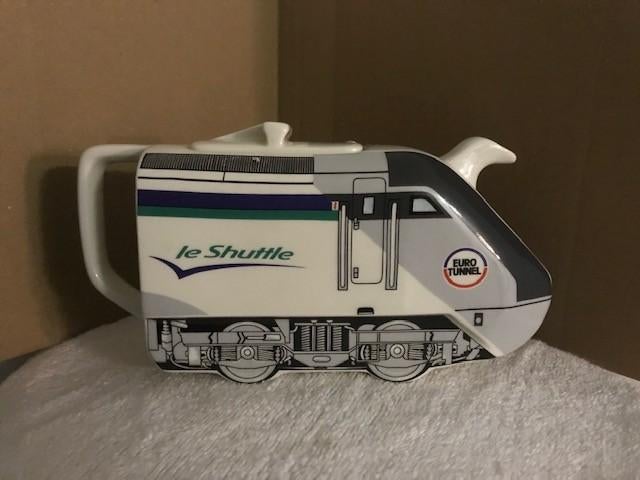 Keramiek/Porcelijn theepot... EURO Tunnel 'Le Shuffle', Antiek en Kunst, Ophalen of Verzenden