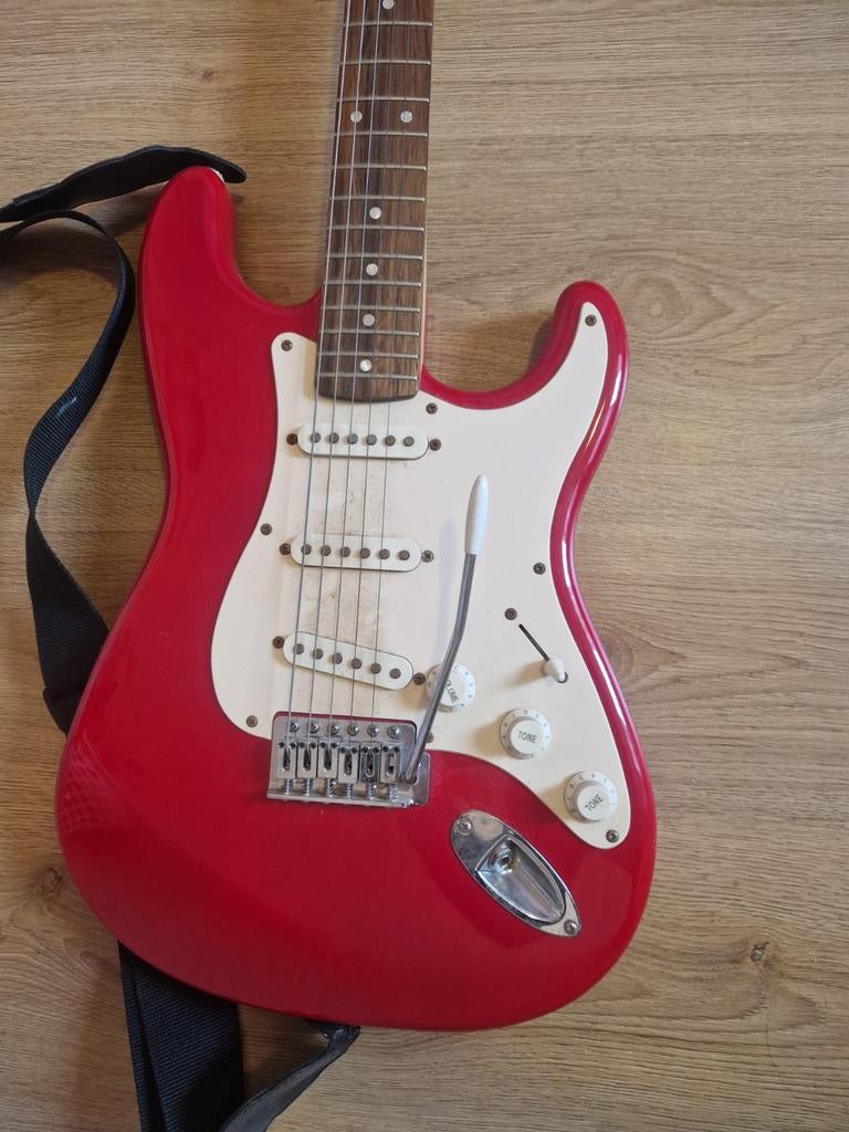 Elektrische gitaar, Ophalen of Verzenden, Zo goed als nieuw, Solid body, Overige merken