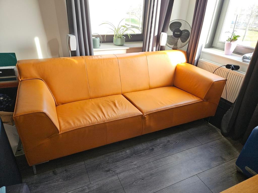 Oranje leren designbank met gebruikssporen, Ophalen, Gebruikt, Design, Driepersoons