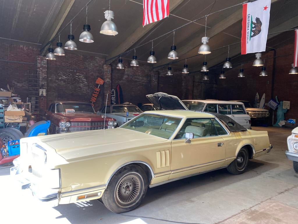 Lincoln Mark V 1977, Auto's, Automaat, Achterwielaandrijving, Beige, Beige