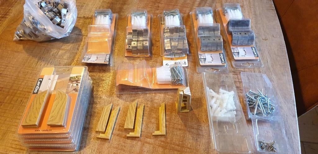 Plint bevestiging, Overige materialen, Nieuw, Ophalen of Verzenden, Minder dan 100 cm