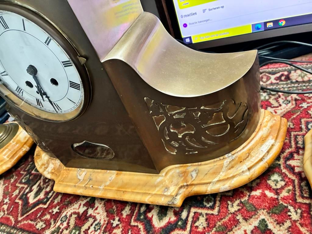 Antieke klok met twee vazen, Antiek en Kunst, Antiek | Klokken, Ophalen of Verzenden