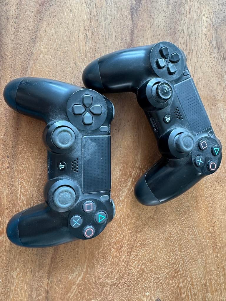 2 ps4 controllers (defect), Ophalen of Verzenden, Zo goed als nieuw, Controller