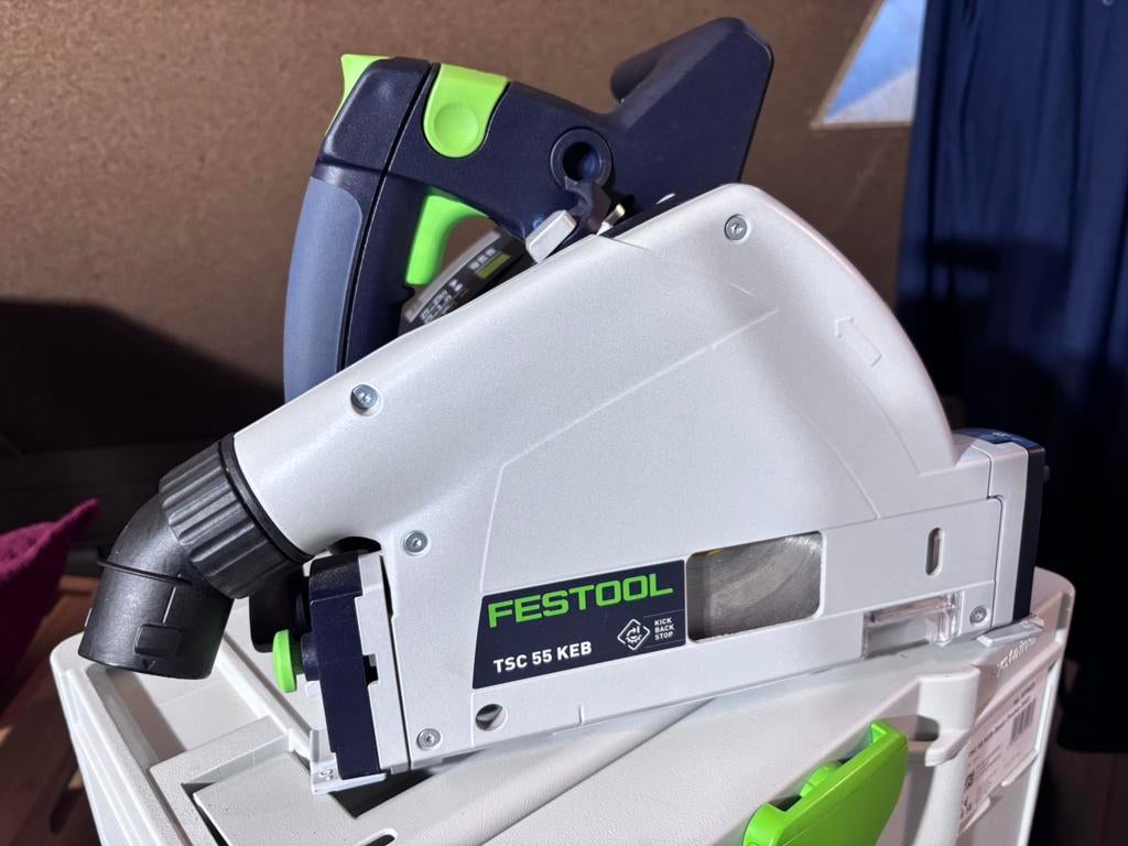 FESTOOL TSC 55 KEB-set zgan met FS 1400 geleiderail, Invalzaag, Ophalen of Verzenden, Zo goed als nieuw, 30 tot 70 mm