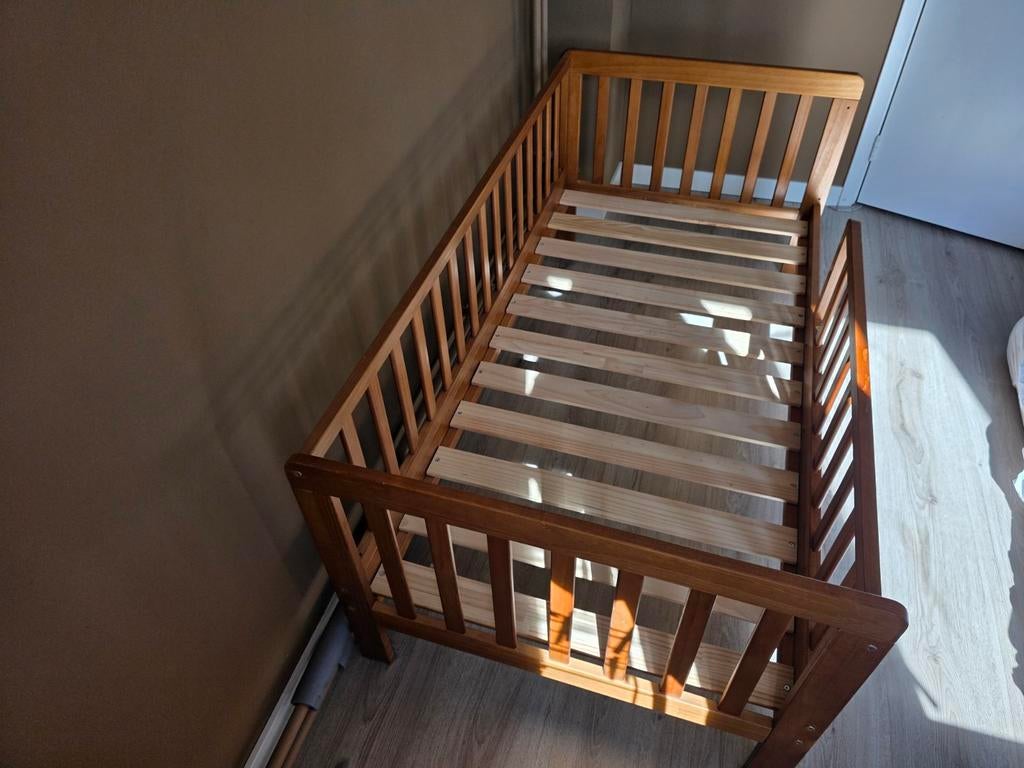 Peuterbed Petit Amelie, Kinderen en Baby's, Kinderkamer | Bedden, Ophalen, Gebruikt, 70 tot 85 cm, 140 tot 160 cm