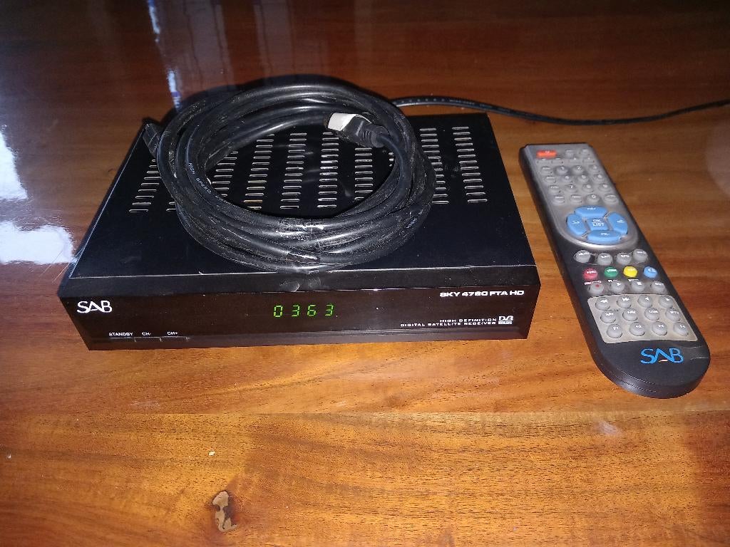 Satelliet ontvanger, Audio, Tv en Foto, Schotelantennes, Ophalen of Verzenden, Gebruikt, (Schotel)antenne-accessoires, Overige merken