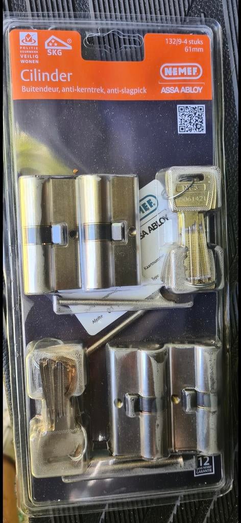 Nemef 4 gelijksluitende cilinders met certificaat, Ophalen of Verzenden, Nieuw, Rvs, Slot