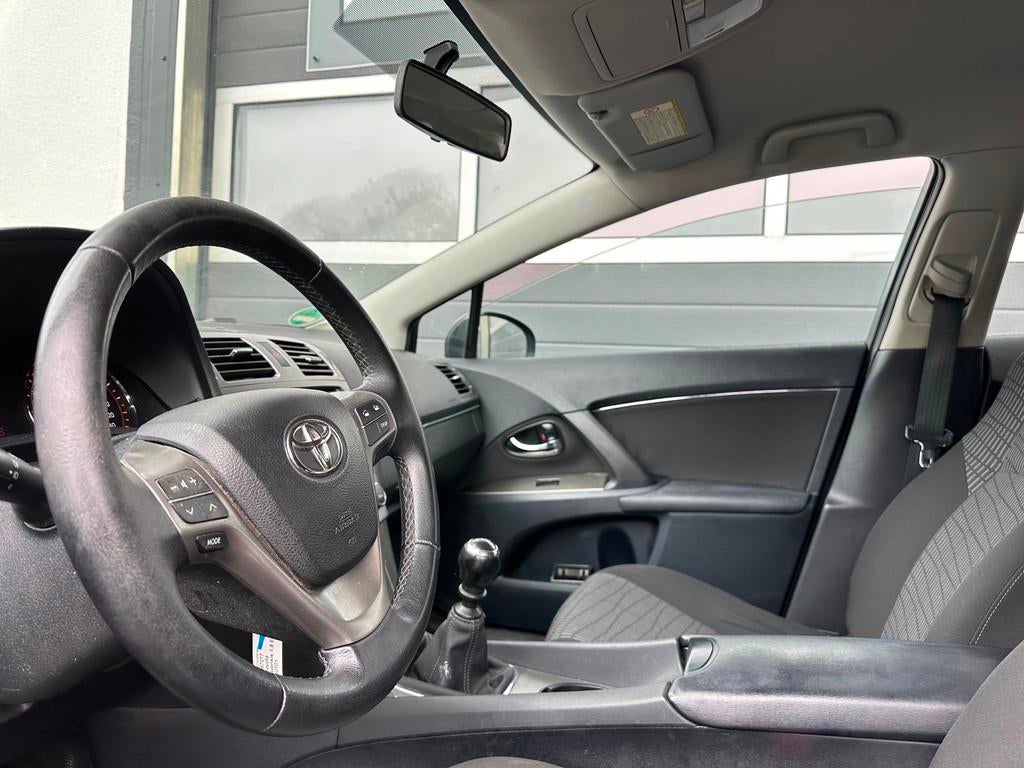 Toyota Avensis 1.8 VVTi Comfort Limited, Voorwielaandrijving, 1345 kg, Stof, 4 cilinders
