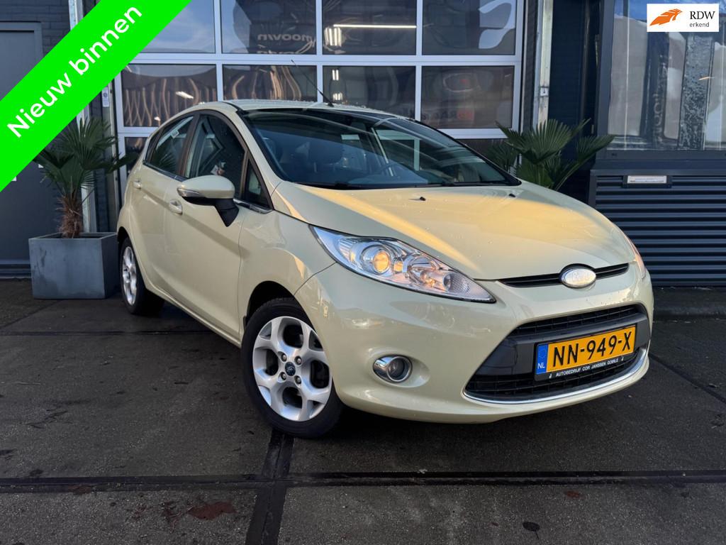 Ford Fiesta 1.6 Ghia Sport Airco Stoelverwarming! Inruil mog, Voorwielaandrijving, Stof, Bedrijf, Handgeschakeld