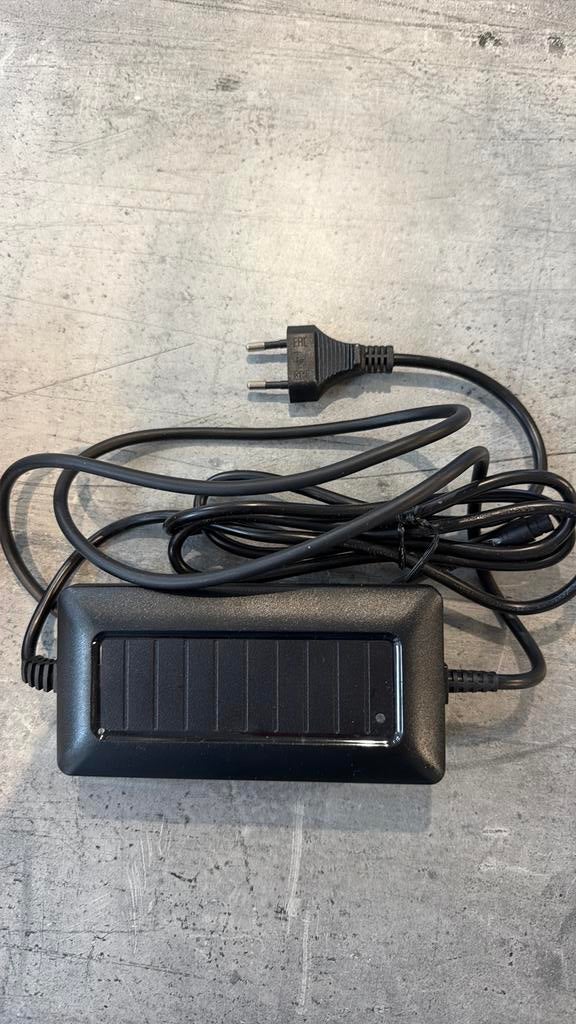 Vestel oplader 42V 2A voor e-bike / elektrische step, Ophalen of Verzenden, Zo goed als nieuw