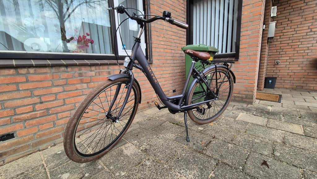 Nette fiets met versnellingen en lage instap, Fietsen en Brommers, Fietsen | Dames | Damesfietsen, Ophalen