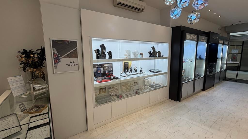 Juweliers interieur vitrine etalage kasten toonbank, Ophalen