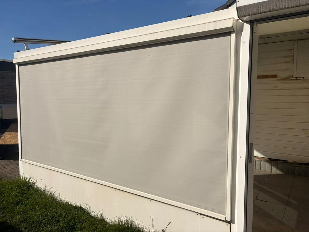 Elektrisch screen, 150 tot 300 cm, Ophalen, Zo goed als nieuw