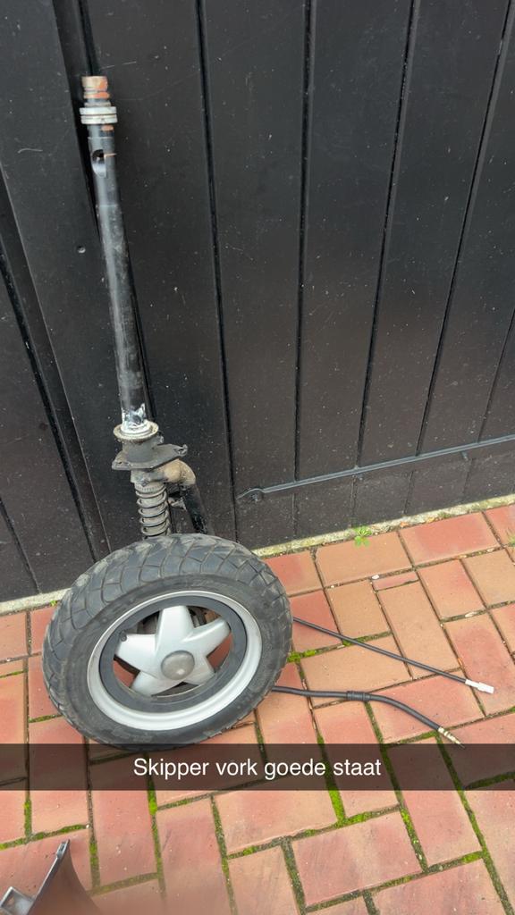 Skr/Skipper 125 voorvork met velg en goede band, Fietsen en Brommers, Brommeronderdelen | Scooters, Ophalen of Verzenden, Gebruikt