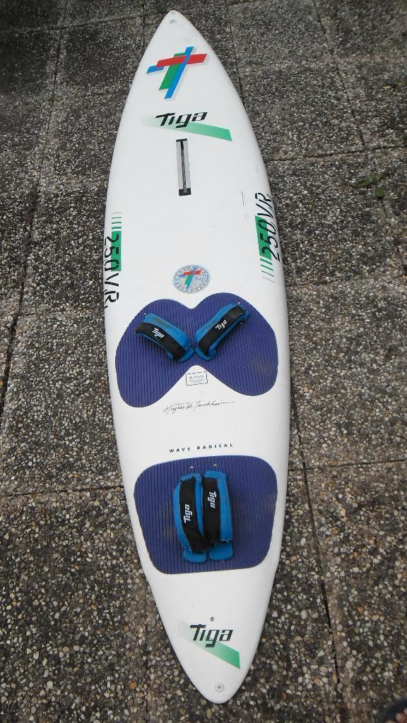 surfboard tiga 250 vr,ahd 250 m,north sails infinity 6.0 m2, Ophalen, 250 tot 300 cm, 5 tot 7 m², Zo goed als nieuw