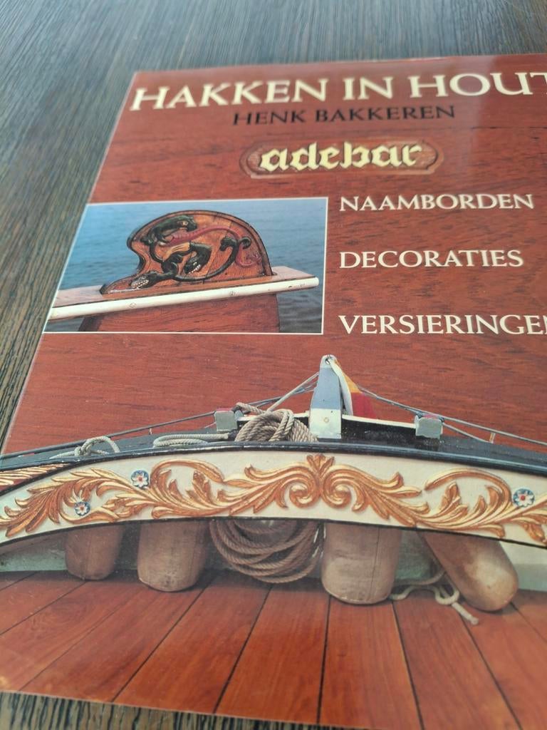 Hakken in Hout - Henk Bakkeren, Ophalen of Verzenden, Zo goed als nieuw, Overige onderwerpen