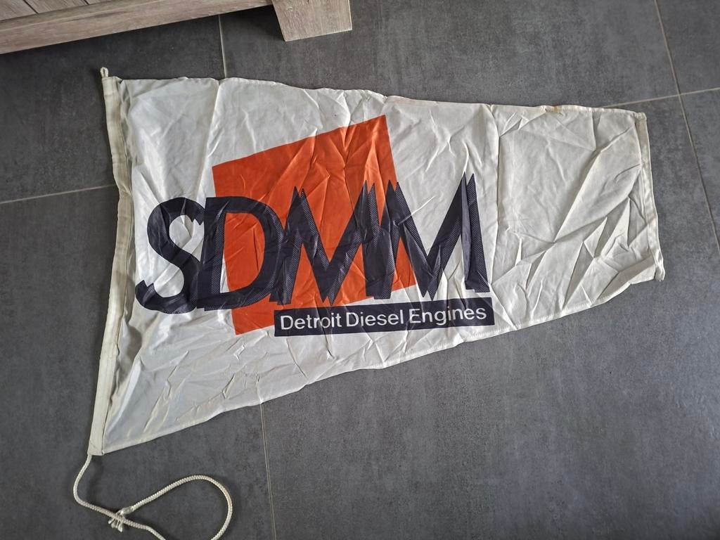 Sdmm detroit diesel engines vlag, Ophalen of Verzenden, Zo goed als nieuw, Reclamebord