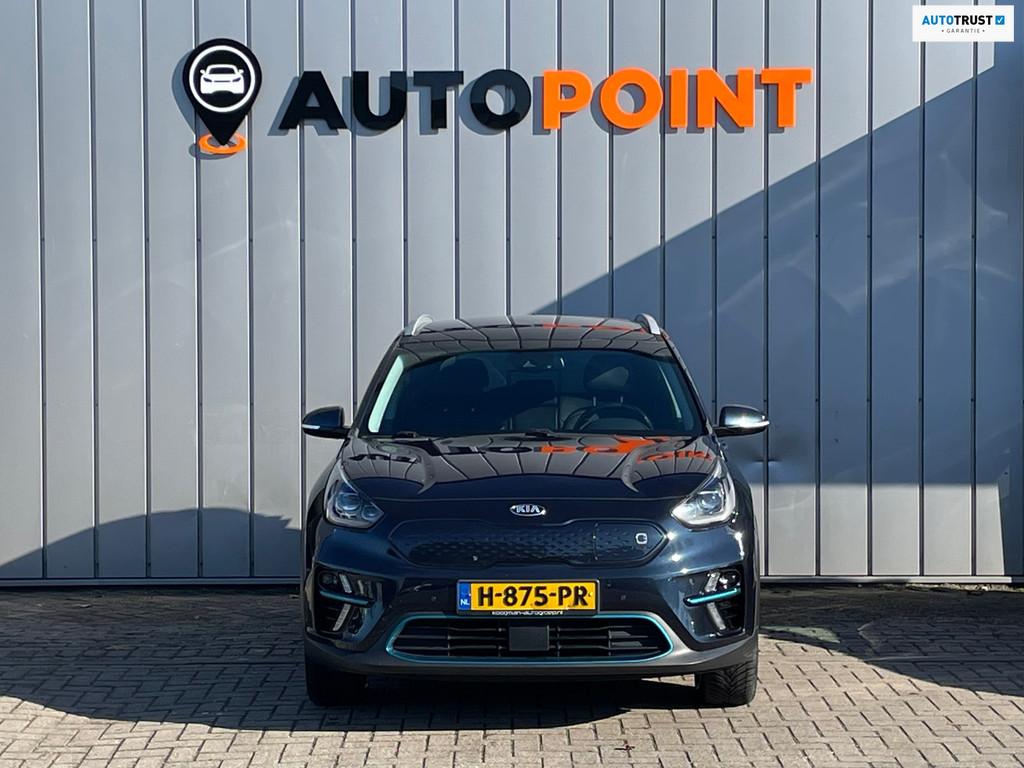 Kia E-Niro ExecutiveLine 64 kWh WARMTEPOMP SOH100% STOEL+STU, Adaptive Cruise Control, Gebruikt, Zwart, 1712 kg