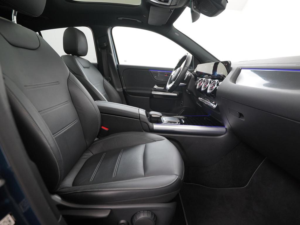 Mercedes-Benz GLA-klasse 250e AMG Night | Panoramadak | Trek, 12 maanden, 77 km/l, 4 cilinders, Blauw