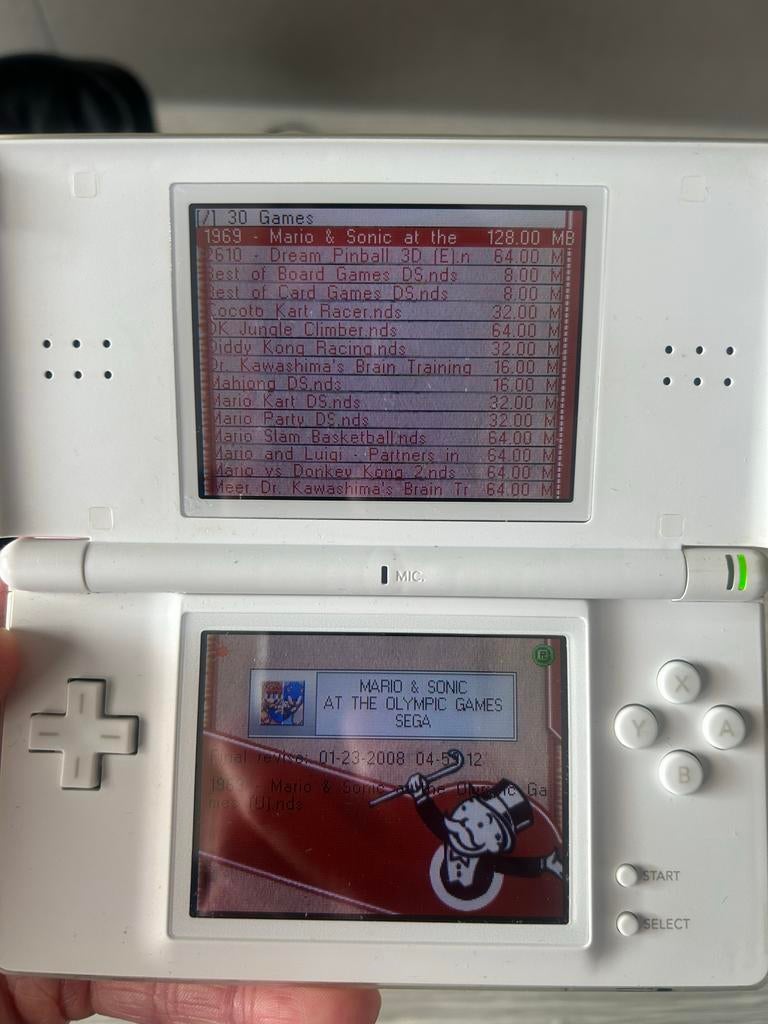 Nintendo DS Lite met R4DS chip, accessoires en case, Gebruikt, Wit, Ophalen of Verzenden, Met beschermhoes of tas