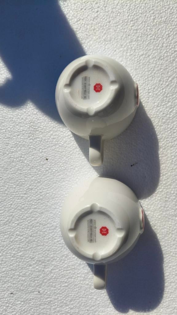 Douwe Egberts koffiekopjes 2 stuks, Ophalen, Zo goed als nieuw, Overige stijlen, Kop(pen) en/of Schotel(s)