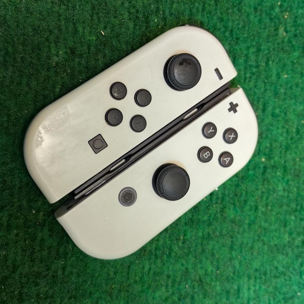 Nintendo Switch Joy Cons Wireless Controllers, Nintendo, Zo goed als nieuw, Support@nintendo.com, 11-1 Hokotate-cho, Kamitoba, Minami-ku
Kyoto 601-8501
Japan
