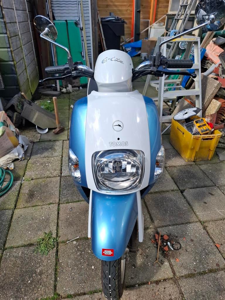 Tomos E-Lite elektrische snorscooter, Fietsen en Brommers, Snorfietsen en Snorscooters, Ophalen of Verzenden, Zo goed als nieuw