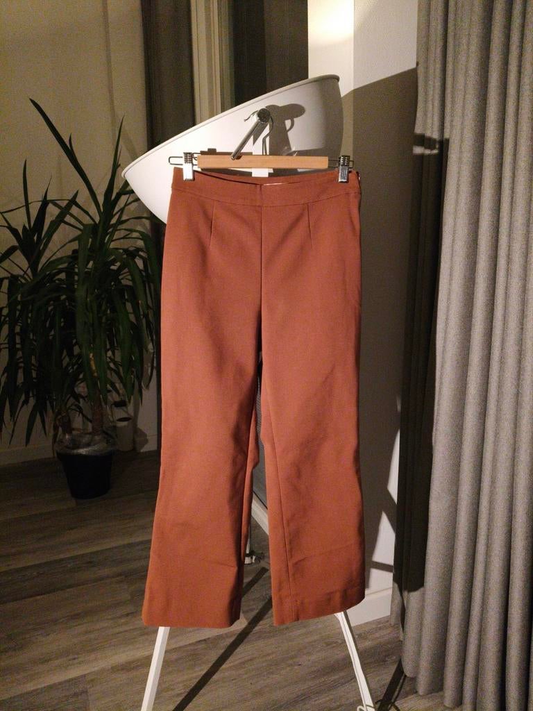 Stijlvolle arket broek - Maat m, Kleding | Dames, Maat 38/40 (M), Bruin, Ophalen of Verzenden, Zo goed als nieuw