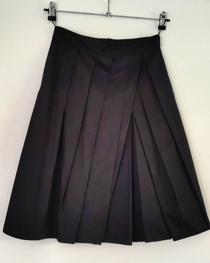 Strenesse zwarte rok met plooien voorkant, S, katoen, Kleding | Dames, Strenesse, Zwart, Ophalen of Verzenden, Zo goed als nieuw