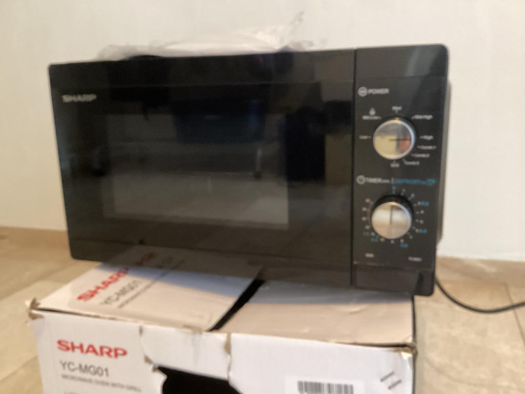 Sharp magnetron met oven en grillfunctie, Witgoed en Apparatuur, Magnetrons, Zo goed als nieuw, Vrijstaand, Combimagnetron, Grill