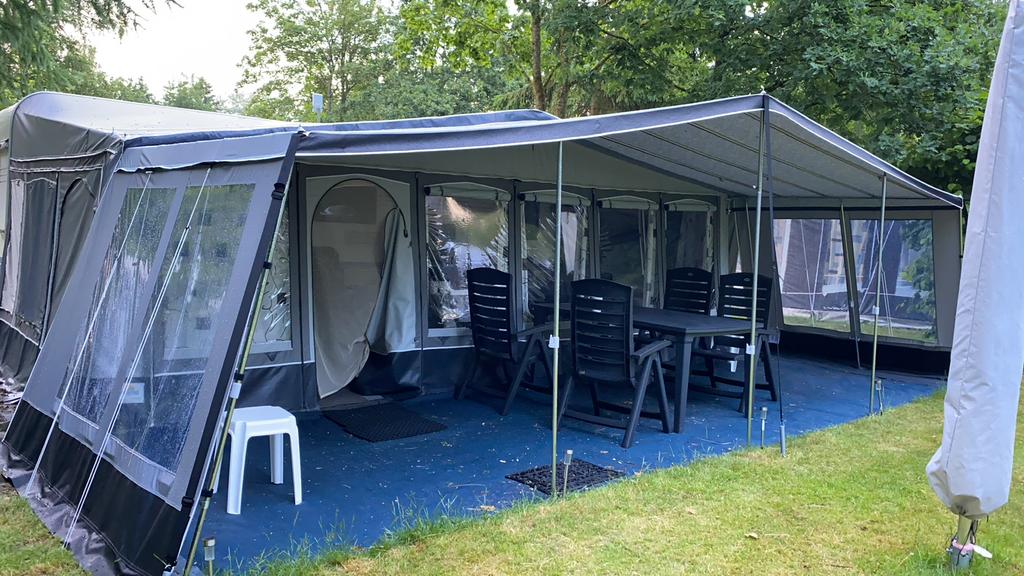 Brand Luifel maat 16, Ophalen, Zo goed als nieuw