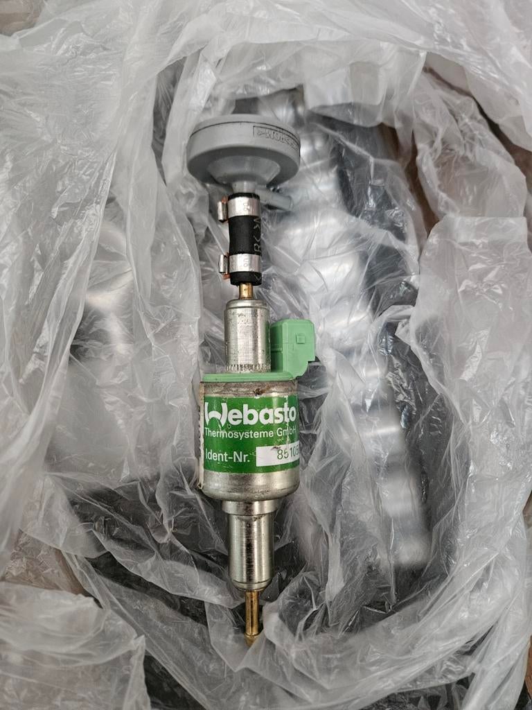 Webasto Brandstofpomp 85105B -  24 volt, Auto-onderdelen, Brandstofsystemen, Overige automerken, Gebruikt, Ophalen