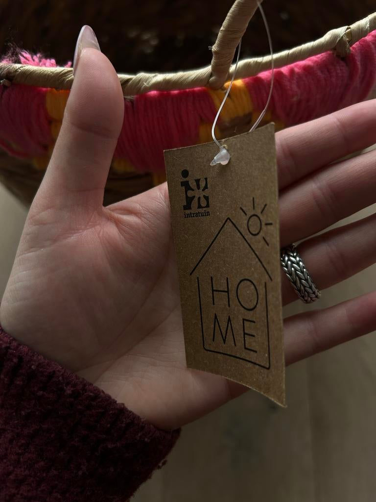 Intratuin Opbergmand - Riet met Roze/Geel Accent, Huis en Inrichting, Ophalen, Mand, Rond, Zo goed als nieuw