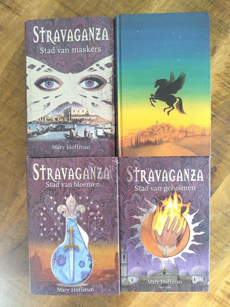 Eerste 4 delen van de Stravaganza serie van Mary Hoffman, Boeken, Ophalen of Verzenden, Gelezen, Mary Hoffman