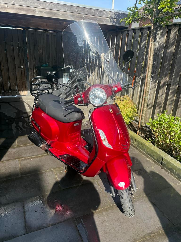 La souris scooter, geel kenteken, bouwjaar 2020, Fietsen en Brommers, Scooters | Overige merken, Zo goed als nieuw, Maximaal 45 km/u