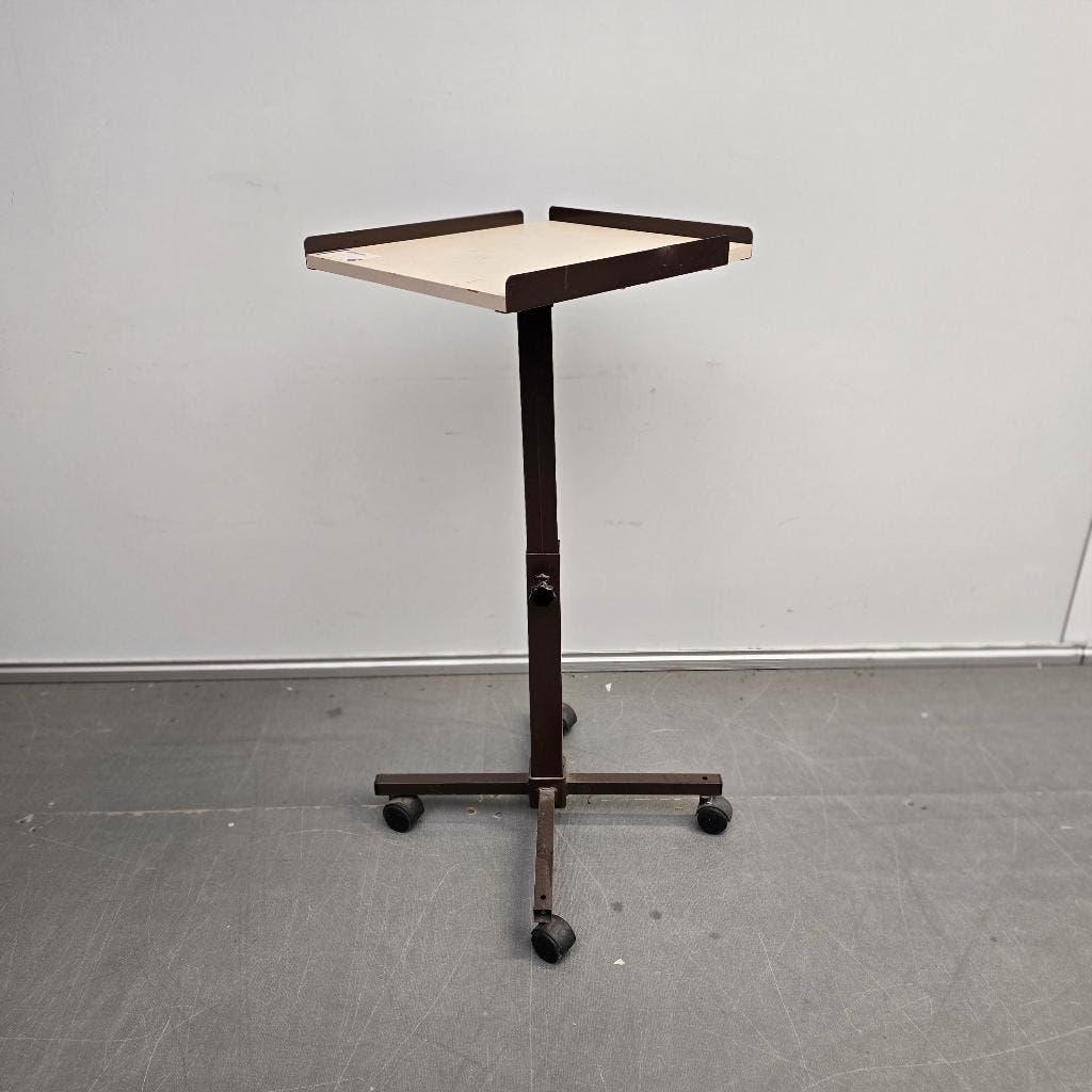 Verrijdbaar beamertafeltje tafel retro