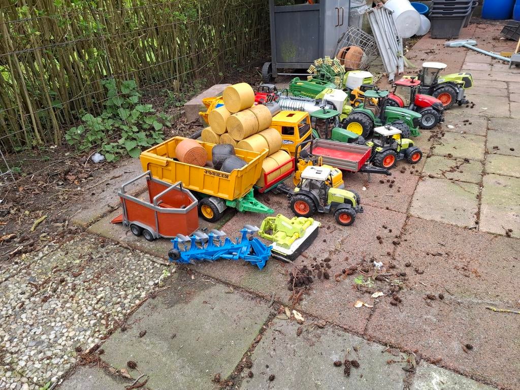 Grote verzameling Bruder speelgoed: tractoren, machines, Ophalen, Gebruikt