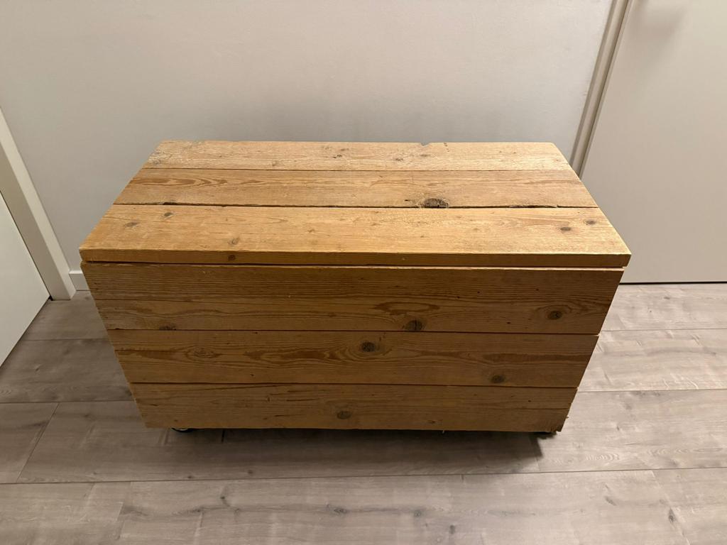 Grote houten kist op wielen met rem, 100x50x61 cm, Ophalen, Minder dan 50 cm, Gebruikt, 100 tot 150 cm