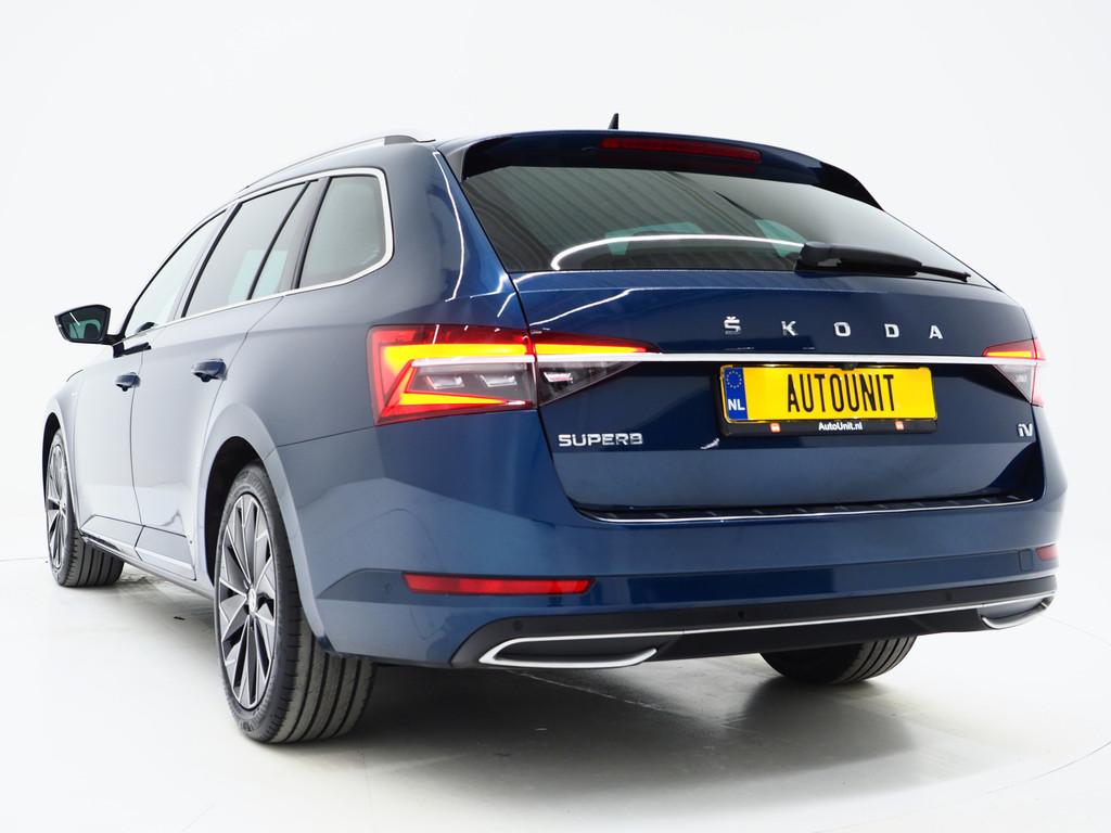 Skoda Superb Combi 1.4 TSI iV Laurin & Klement | Leder | Can, Auto's, Gebruikt, 4 cilinders, Blauw, Hybride Elektrisch/Benzine