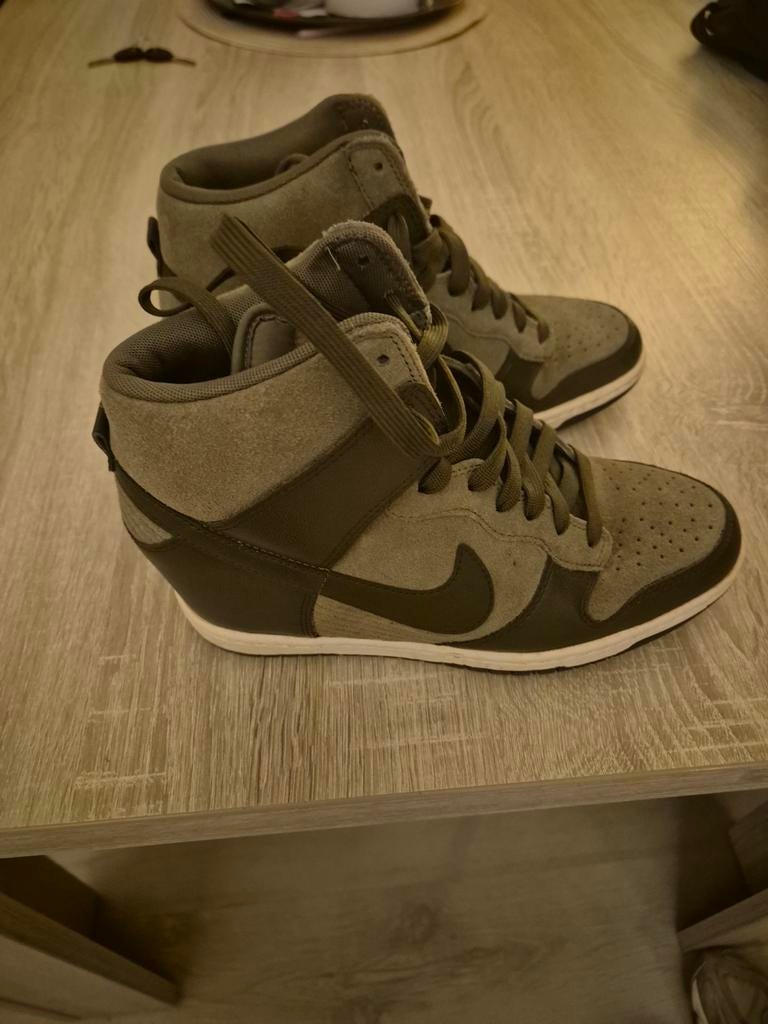 Nike sneakers met verhoogde hak mt 39, Kleding | Dames, Schoenen, Ophalen of Verzenden, Sneakers of Gympen