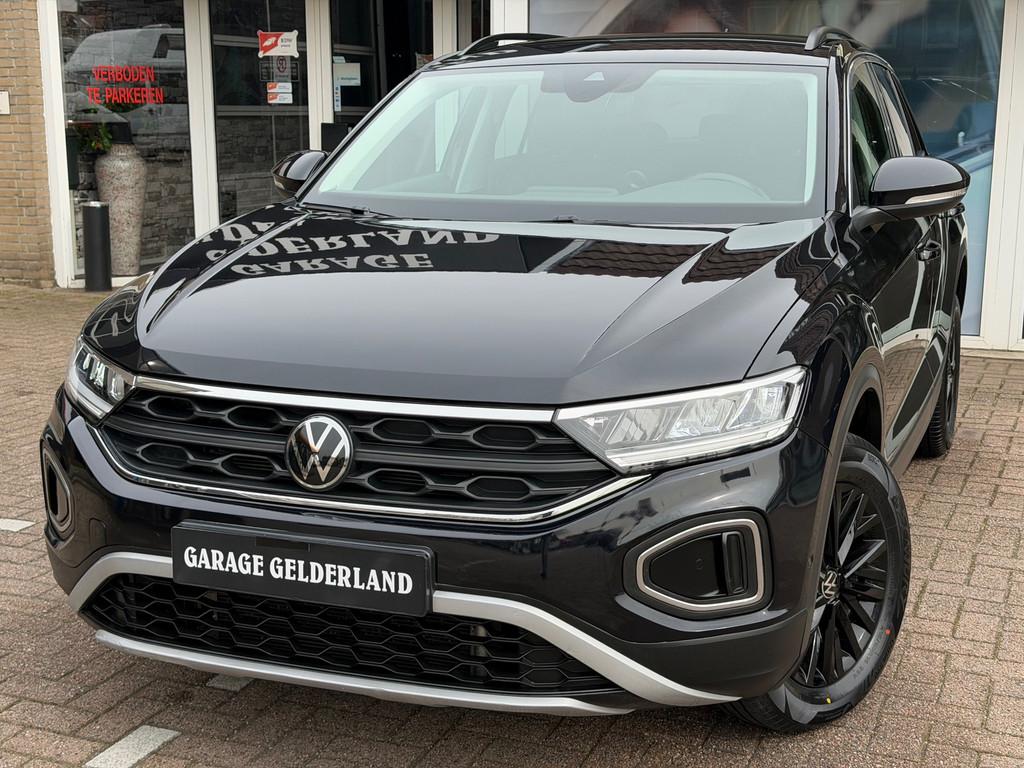 Volkswagen T-Roc 1.5 TSI Night Edition | Full-Led | Navi | C, Voorwielaandrijving, 1258 kg, 4 cilinders, 150 pk