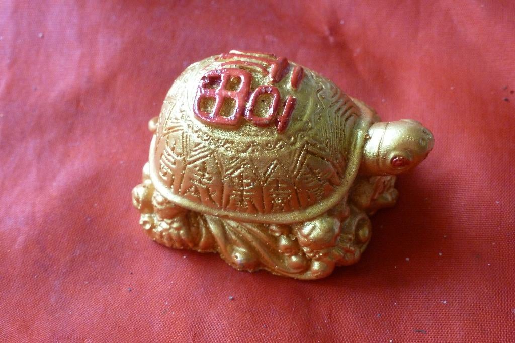 Thaise amulet- beeld schildpad steen goudkleurig 5,5 bij 4,5, Overige materialen, Ophalen of Verzenden, Zo goed als nieuw, Goud
