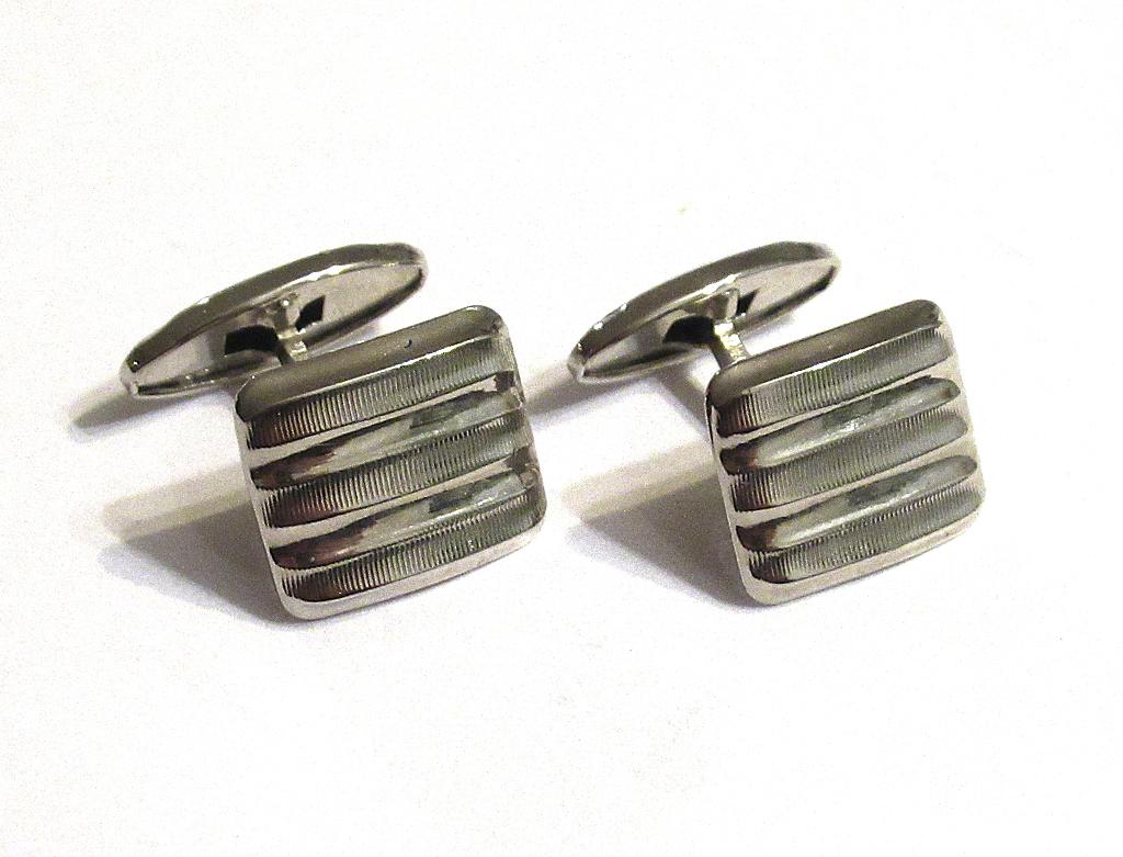 Chromen Streepjes design manchetknopen., Ophalen of Verzenden, Nieuw, Overige materialen