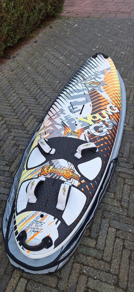 JP Young Gun, 115 liter, Watersport en Boten, Windsurfen, Ophalen, Minder dan 250 cm, Zo goed als nieuw, Met vin(nen)